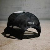 Trucker Cap "Far from done" Schwarz/Weiß