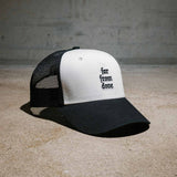 Trucker Cap "Far from done" Schwarz/Weiß