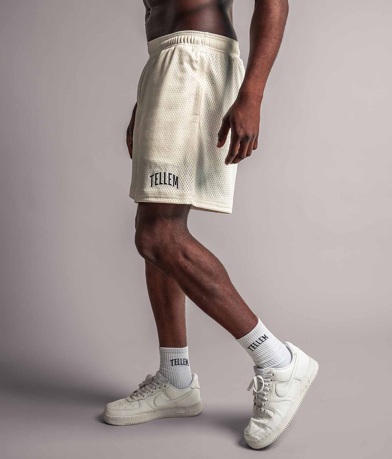 TELLEM Basketball Mesh Shorts Pearl Weiss Model Tragebild