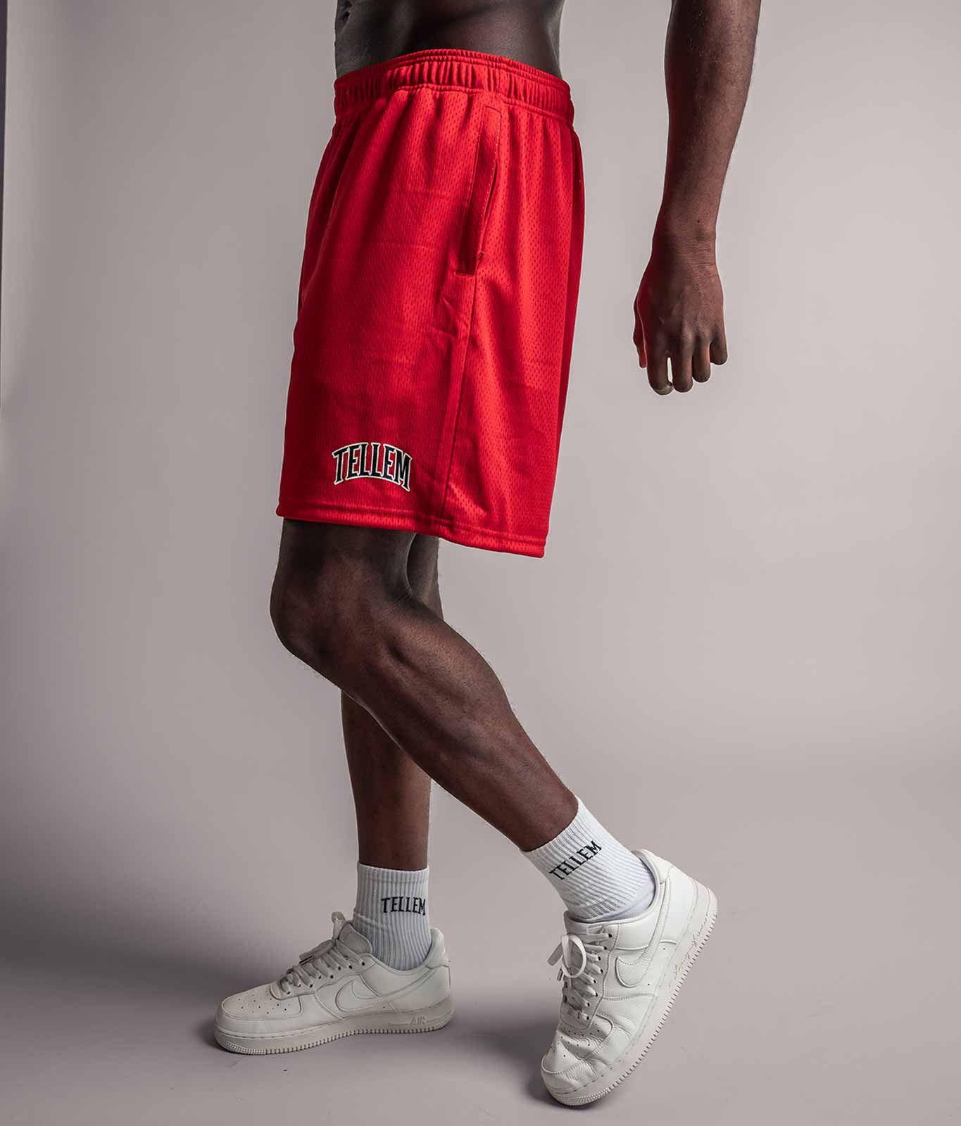 TELLEM Basketball Mesh Shorts Rot Model seitlich