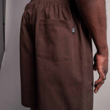 Backpocket von der braunen TELLEM Baumwoll Shorts aus Cotton Twill mit lockerem Fit.