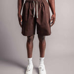 Frontansicht von der braunen TELLEM Baumwoll Shorts aus Cotton Twill mit zwei Seitentaschen