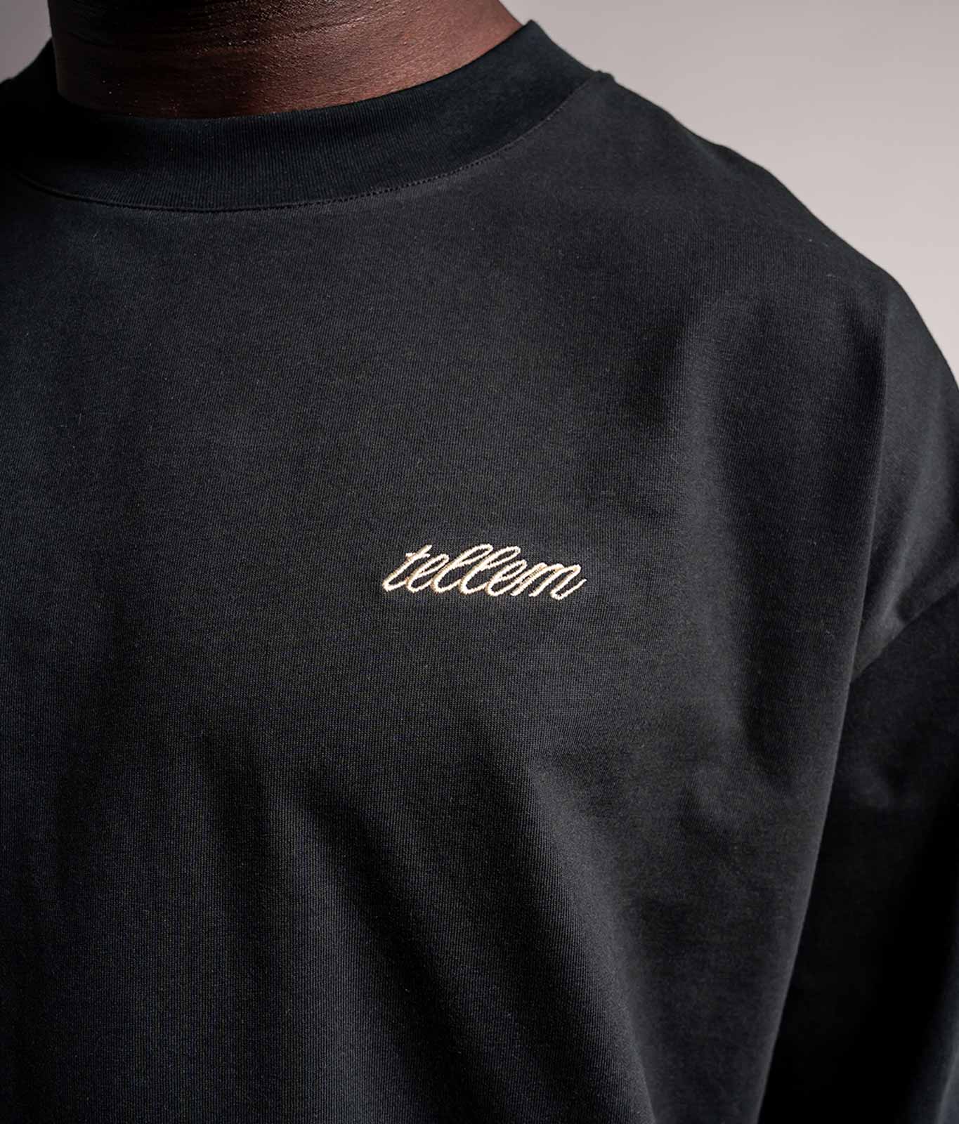 Gesticktes Logo vom schwarzen TELLEM Longsleeve aus 100 % Baumwolle mit lockerem Fit.